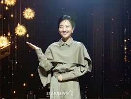 장윤정 '표정은 상큼하게'[★포토]