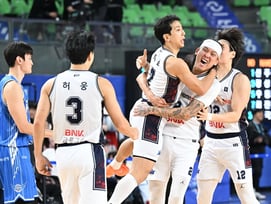 '무려' 15점 리드 뒤집힌 가스공사, KCC에 충격 역전패... '허훈 28득점→역전극 선봉'