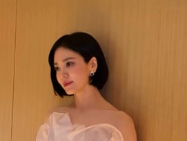 송혜교, 청룡 빛낸 복숭아 미모..여신 그 자체