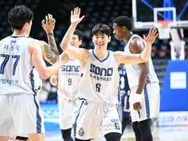 '3점 5개 작렬' 이정현 31득점 맹폭, 소노 적지서 KCC 격파... 공동 7위 등극