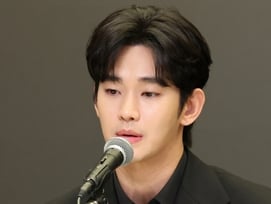 '논란 정면돌파' 김수현, 다시 법정으로..오늘(21일) 5억 소송 시작