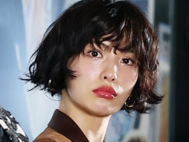 "母 의식잃고 부상"..나나, 흉기든 강도 제압→정당방위 인정