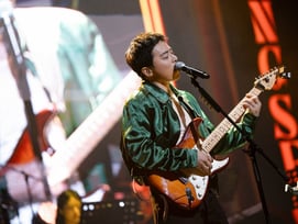 조정석, BTS 정국 '스탠딩 넥스트 유' 커버까지..첫 전국투어 개막