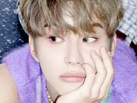 '입대 D-12' NCT 정우, 28일 첫 팬미팅서 솔로 신곡 무대 최초 공개