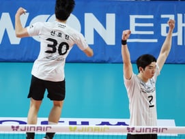 [포토] 신호진-허수봉 '환호로 사주경계'