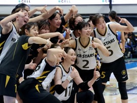 [포토]'기념사진이 빠질수 없지' 버저비터 강이슬