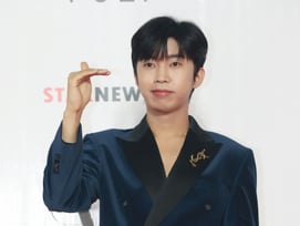 임영웅, 2026 시즌 그리팅 판매 시작..20명 친필사인까지