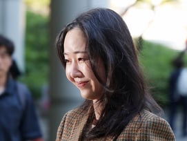 르세라핌·아일릿 또 언급..민희진, 하이브와 평행선 속 눈물 호소