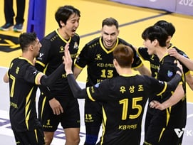 비예나+야쿱 44득점 '펄펄' KB손해보험, 현대캐피탈에 풀세트 승리... 흥국생명은 현대건설에 셧아웃 승 [V리그 리뷰]