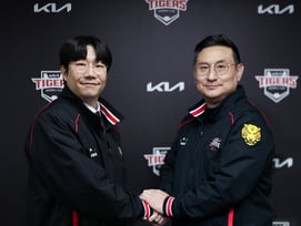 [공식발표] 양현종, 2+1년 총액 45억에 KIA 잔류! "가치 인정해준 구단에 감사" 사실상 종신 '타이거즈맨' 선언