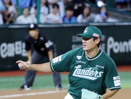 내년이면 류현진 39세·노경은 41세인데 '대체 왜', 류지현호는 왜 WBC 1차 캠프에 불혹의 베테랑 포함했나