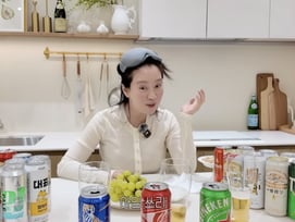 송지효, 각 잡고 '술방'.."주5회 음주..끊을 생각 절대 없어"[스타이슈]