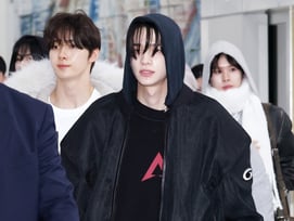 신유, 힙하게 대만 입국[★포토]