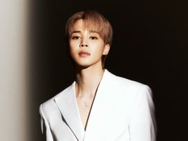 BTS지민, 아도르 모델 데뷔 영상 공개 1시간만에 품절 "품절왕이 또 품절했네"[K-EYES]