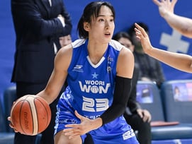 '김단비 24점+이민지 3점 4개 폭발' 우리은행, '박지수 결장' KB스타즈 잡고 시즌 첫 연승→KB 3연패 수렁