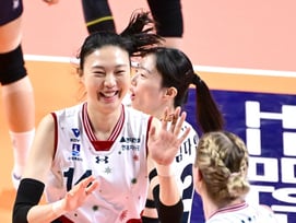 '카리-양효진 40점 합작' 높이 앞세운 현대건설 파죽의 4연승! '38득점 실바' 버틴 GS칼텍스에 3-1 승 [장충 현장리뷰]