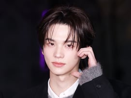 신유, 어둠 밝히는 꽃미모[★포토]