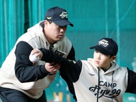 "아이들 질문 구체적이고 진지해" 류현진 유소년 야구캠프 뜨거운 열기, 괴물도 감탄했다