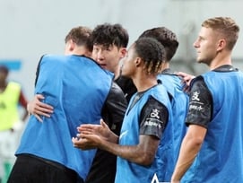 "손흥민 떠나고 선수들 위계 무너졌다, 라커룸 엉망진창"... 1티어 기자 폭로 "쿠두스 돌발행동은 규율 부족"