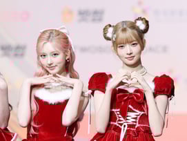 가을-레이, 진짜 인형이네[★포토]