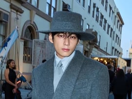 '패션왕' 뷔의 45가지 특별한 순간...日하퍼스바자 생일 특집 컬렉션[K-EYES]