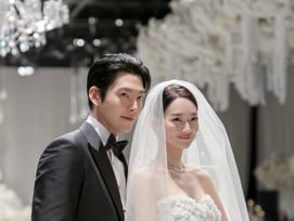 신민아♥김우빈, 보는 사람도 행복해지는 부부의 탄생 [2025 연말결산 ⑩]
