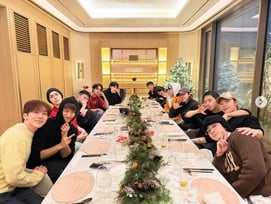 4명 군 입대했지만..세븐틴, 13人 완전체 회식 현장 포착 [스타이슈]