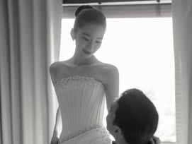 '결혼' 아이린, 침대서 ♥남편과 함께.."인생 서두를 필요 없다"