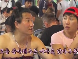 임우일, 오프숄더 의상 입고 '전 연인 결혼' 언급 "개그맨 된 이유.." 눈가 촉촉 [독박투어4]