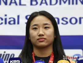 안세영에 中도 한탄 "왕즈이, 너 유리 심장이냐?"... '韓 여제 공포증' 심각 "대체 왜 못 이기나"