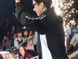 [포토] 허훈 '맨인블랙 풋처핸섭'