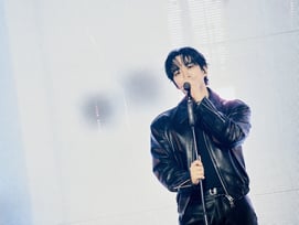 "어떠한 형태로든 곁에 있을 것"..이준호, 생일 기념 팬미팅 성공