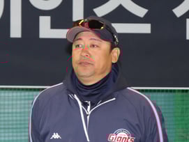 "무조건 괜찮다고 했는데, 마음이 아프다" 김태형 감독 안타깝게 한 故 김민재 코치, 끝까지 야구에 진심이었다 [인천공항 현장]