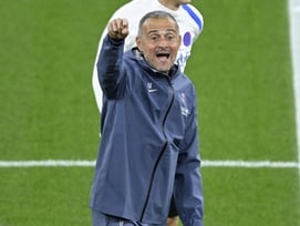 엔리케, 왜 이강인 보고 '물개 박수' 쳤나... '집념의 수비' 성공하자 "LEE 헌신이 감독에 깊은 감명 줬다"