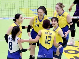 [B하인드★] 원클럽우먼 양효진, 블로퀸 맞대결에서 이다현에 판정승하며 현대건설 2위 탈환!