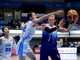 [포토]'레이업슛 시도하는' 신이슬