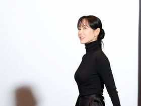 [한번에쓱]'질문에 답하는 손예진' BIFF2025 개막작 '어쩔수가 없다' 기자회견