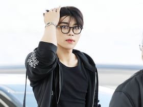 제로베이스원 박건욱 '눈부신 피지컬' [★포토]
