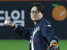 [포토] 이장원 '고막남친의 열정 시구'