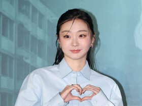 김다미 '눈길 잡는 손하트'[★포토]