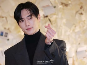 서강준 '여심 잡는 손하트'[★포토]