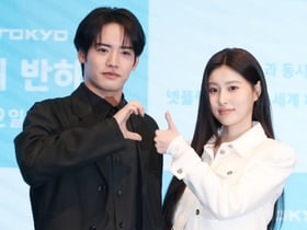 아카소 에이지-강혜원 '첫입에 반하다, 기대하세요'[★포토]