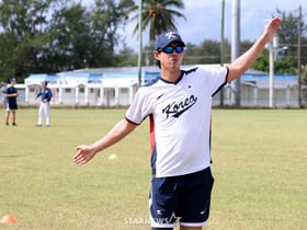 [포토]'몸을 잘 풀어야' 구자욱