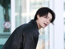 이채민 '인사하는 조각상' [★포토]