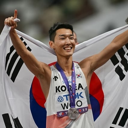 '韓 역사' 값진 은메달, 우상혁 감동 소감 "金 위해 최선 다했다... 부상 때문에 아쉬워"