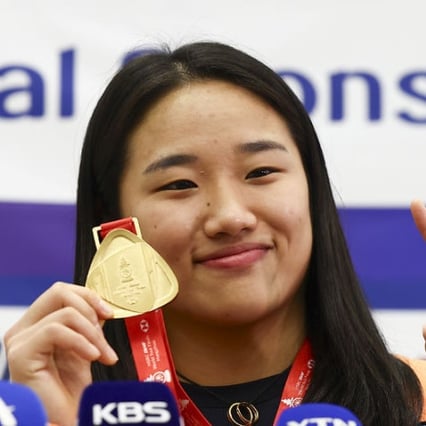 中 왕즈이 위로한 안세영 품격 "나 또한 그런 시기 있었다"