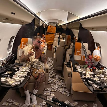 턱뼈 부러졌지만 '1360억' 벌었다! 전용기 '돈다발' 공개