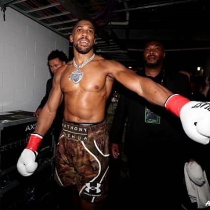 턱뼈 부러졌지만 '1360억' 벌었다! 전용기 '돈다발' 공개