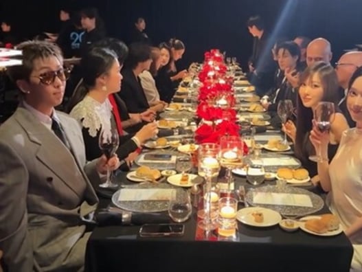 유방암 행사, 연예인 '공짜'로 부르고·브랜드엔 '돈' 받고
