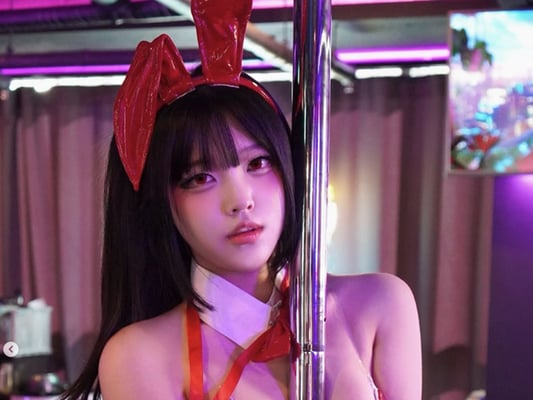 숲 BJ 파격 볼륨 과시→새빨간 '바니걸+폴댄스녀' 변신